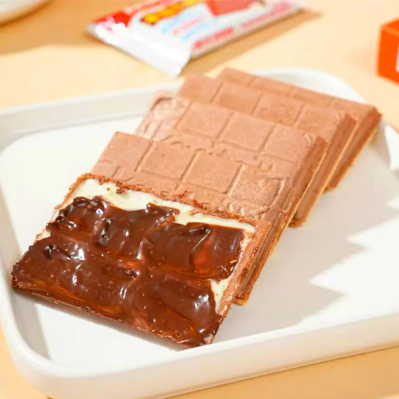 Galletas wafer rellenas crujientes con chocolate KKBear de Chao You Wei, snack de moda en envase individual para la merienda Imagen detallada2