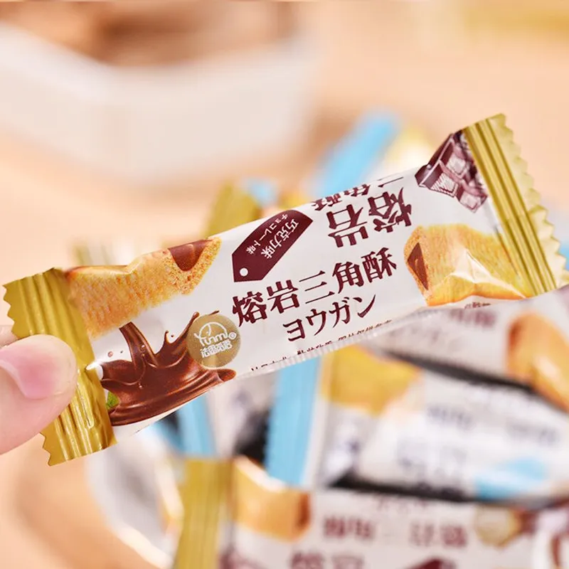 Fasimi Yu Rice Grain Bar Lava Triangle Crisps, Chocolate-Flavored Cereal Rice Rolls, Puffed Snack, Bagged Rice Crackers Detail image6