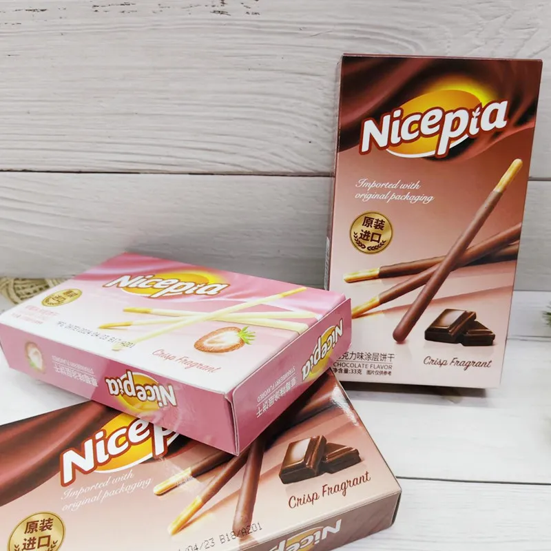 Indonesian Imported Chocolate-Coated Stick Biscuits 33g Teething Sticks Gift Boxed Wedding Celebration Candies and Biscuits